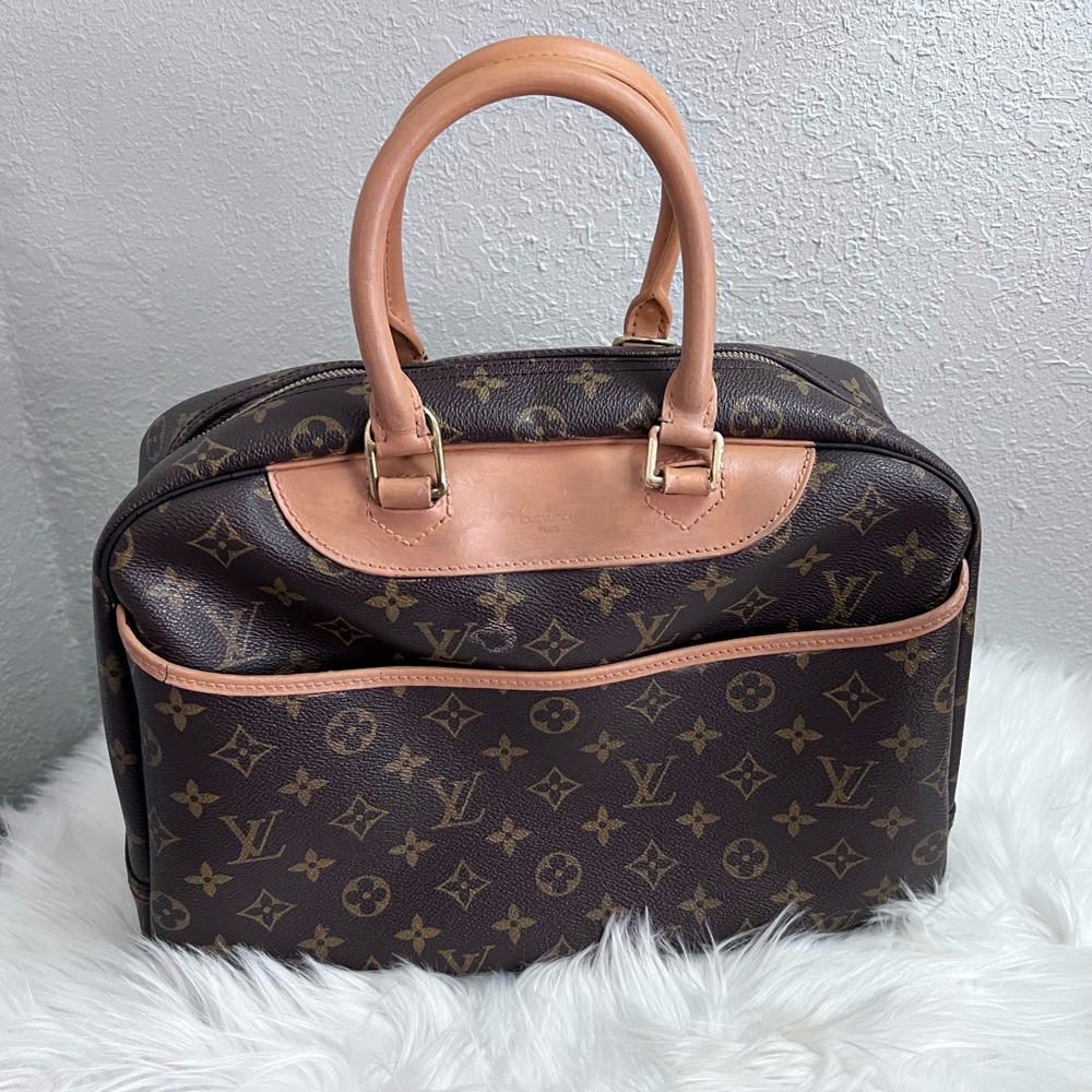Louise Vuitton Deauville bag